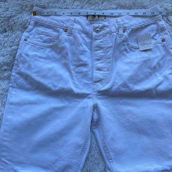 NWT FREE PEOPLE Maggie Mid-Rise Straight-Leg Jeans White Distressed Size 31 - Picture 8 of 11